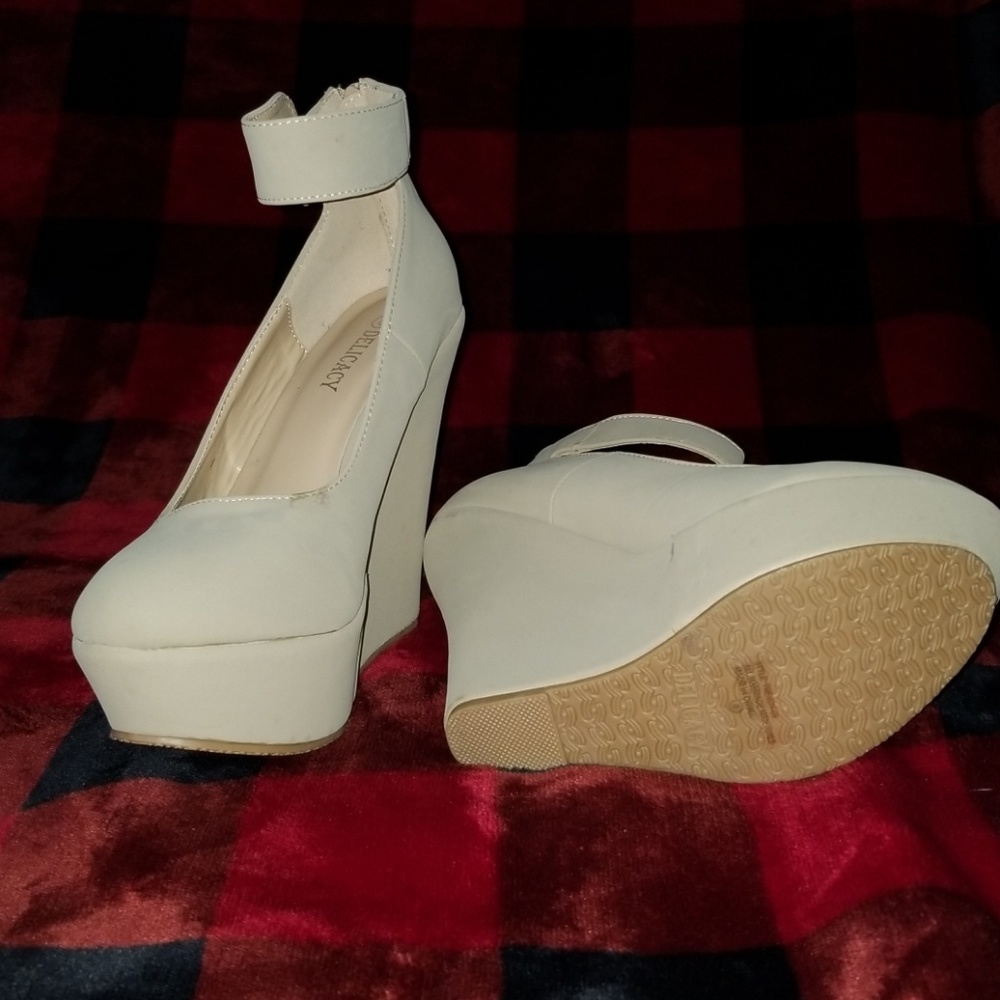 Shoes - Picture 3 of 3